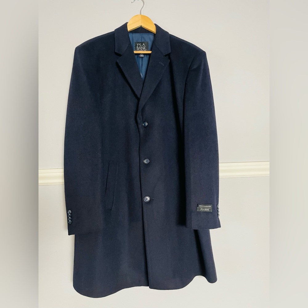 Joseph A. Bank Traditional Fit Topcoat. Sz. 42 Reg.- Navy- New.